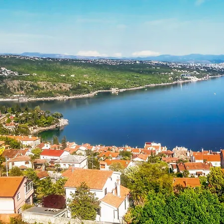 Grosszuegiges- Modernes Mit Terrasse Und Meerblick By Interhome דירה